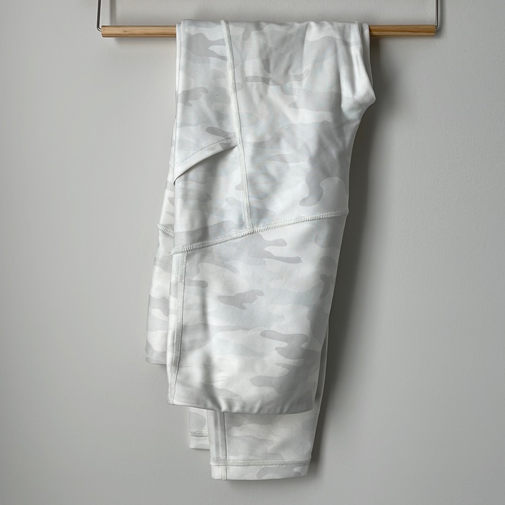 Gap Fit Maternity White Neutral Camo Leggings Size Small